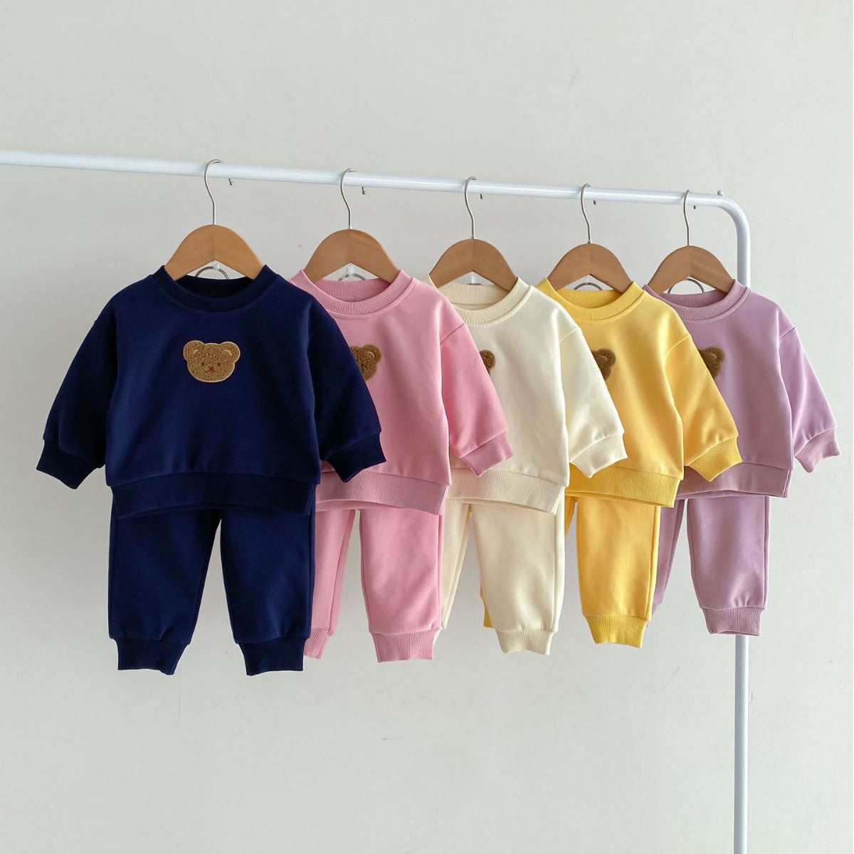Long-Sleeve Bear Pullover Sweater Suit - Cozy Two-Piece Outfit for Babies & Toddlers