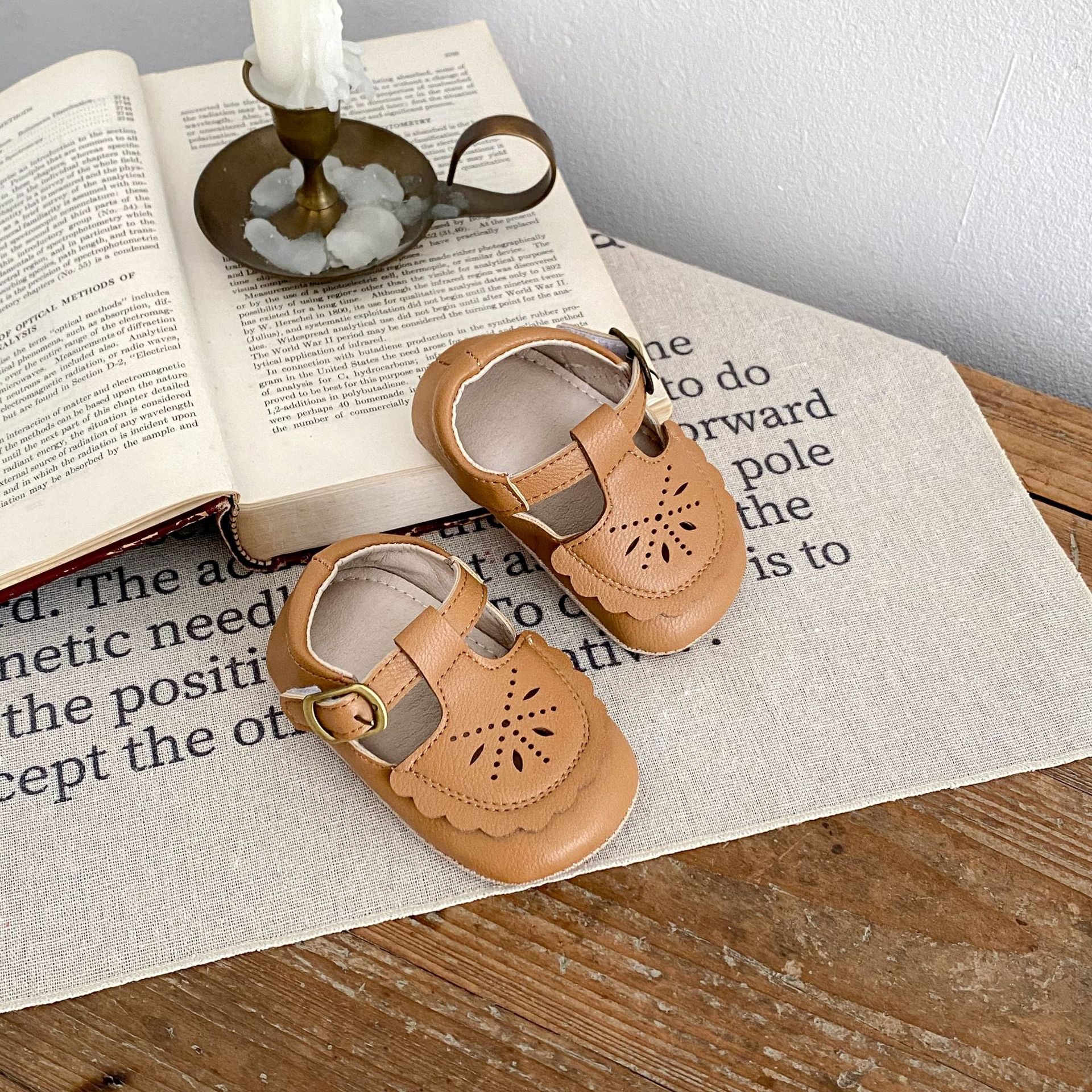 Girls’ Soft Non-Slip Hollow-Out Shoes - Wear-Resistant Casual Flats